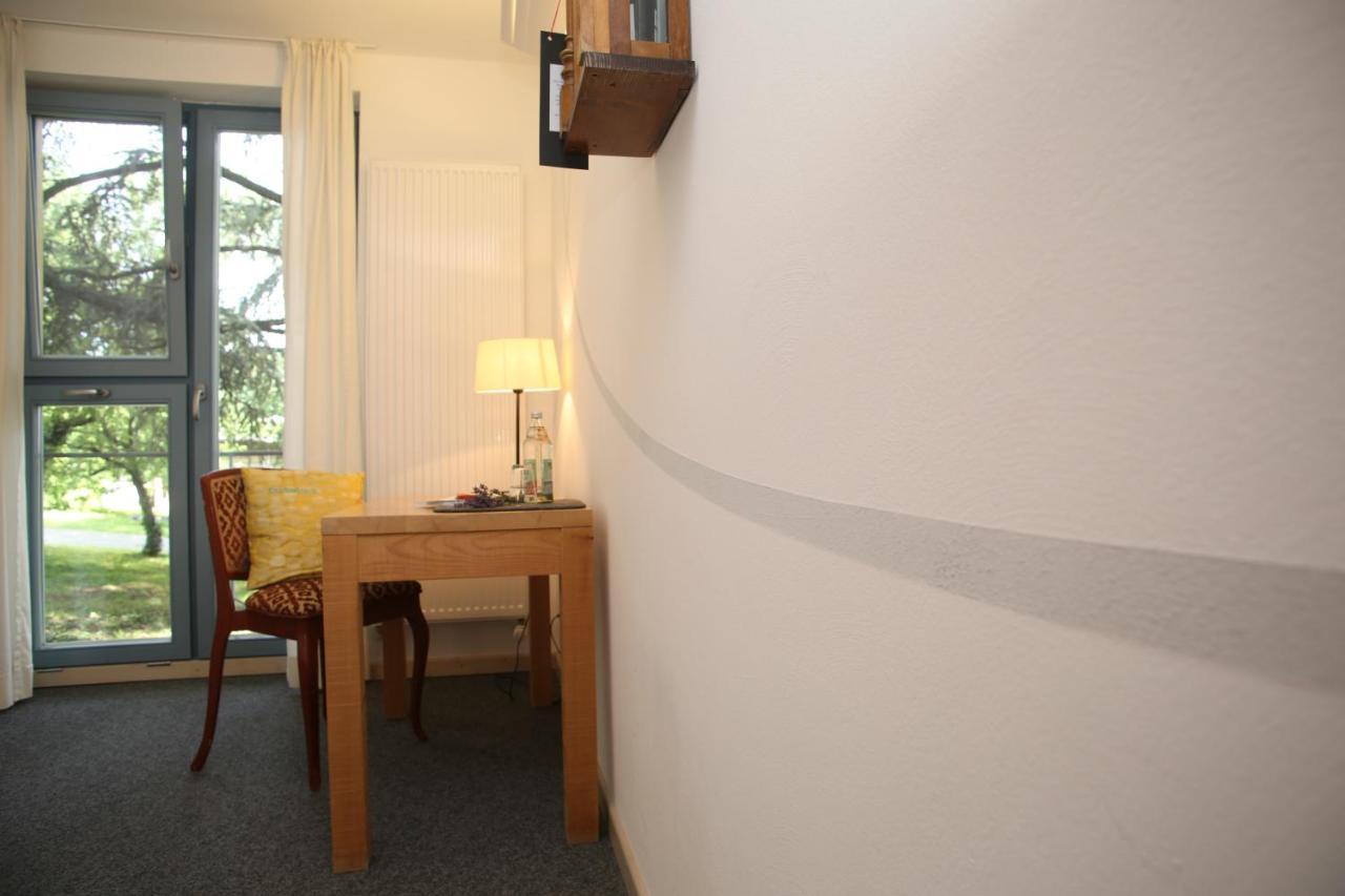 Alanus Gastehaus Hotel Alfter Bagian luar foto