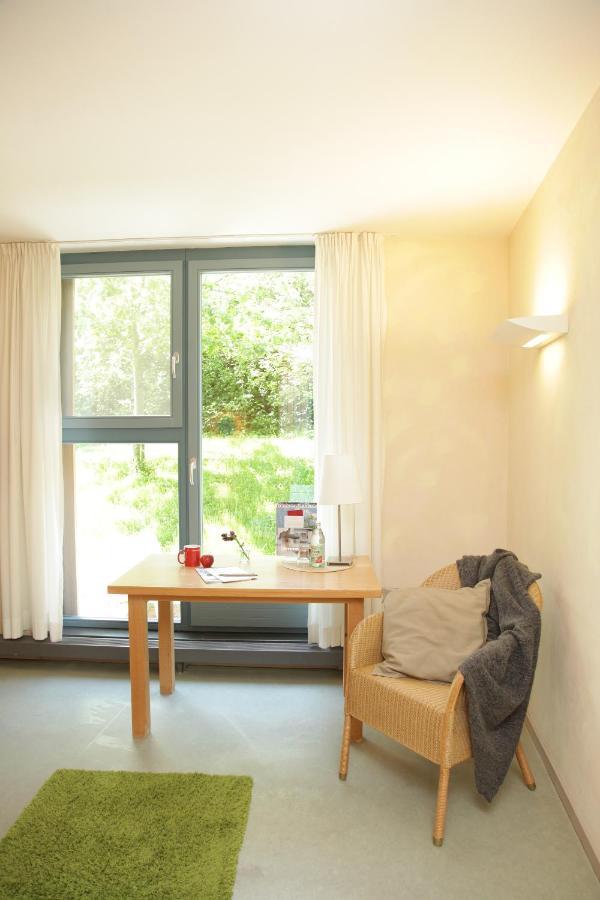 Alanus Gastehaus Hotel Alfter Bagian luar foto
